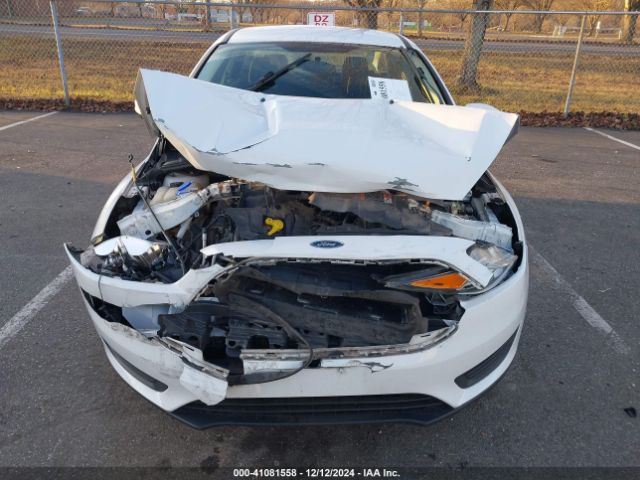 1FADP3F22FL353327 Ford FOCUS SE