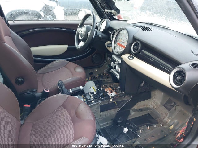 2008 MINI COOPER S CLUBMAN WMWMM33558TP87551 Photo 4