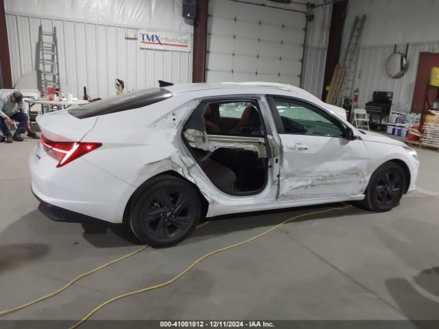 KMHLM4AJ4NU019064 Hyundai Elantra Hybrid Blue