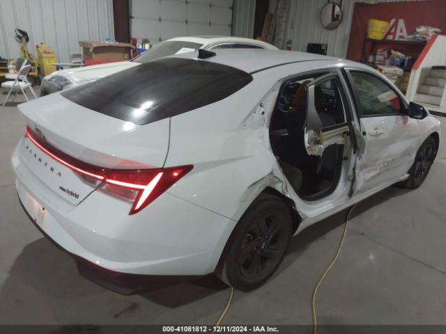 KMHLM4AJ4NU019064 Hyundai Elantra Hybrid Blue