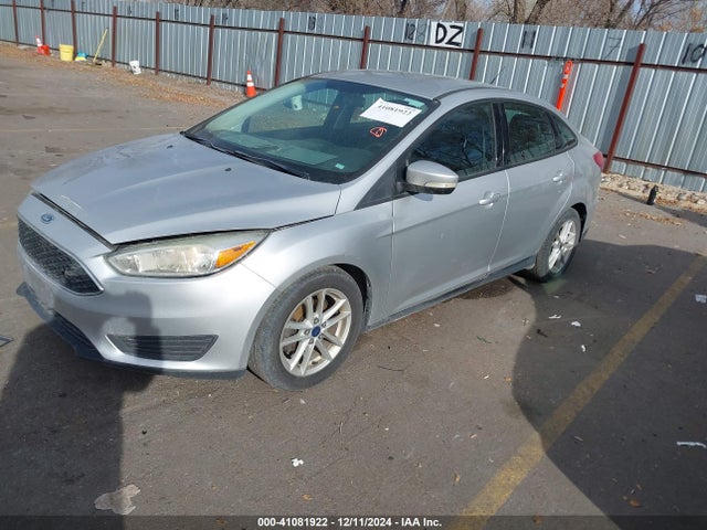 Ford FOCUS SE 2015 1FADP3F23FL319686 Image 2