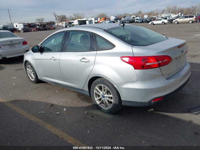 Ford FOCUS SE 2015 1FADP3F23FL319686 Image 3