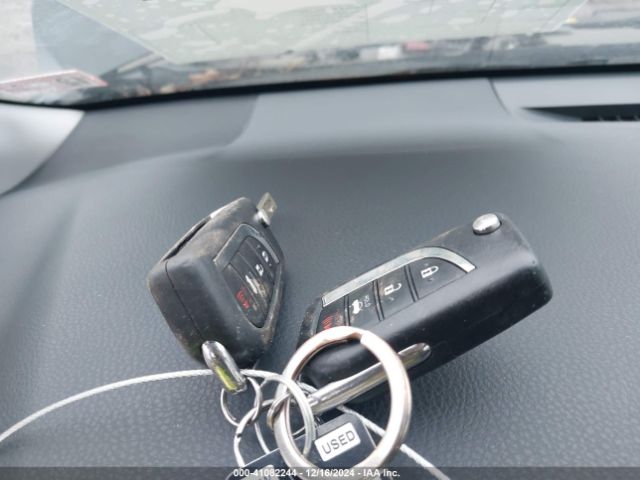 4T1B11HK1JU046329 Toyota CAMRY SE