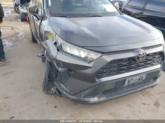 2T3F1RFV2KW060438 Toyota RAV4 LE