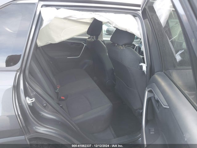 2T3F1RFV2KW060438 Toyota RAV4 LE