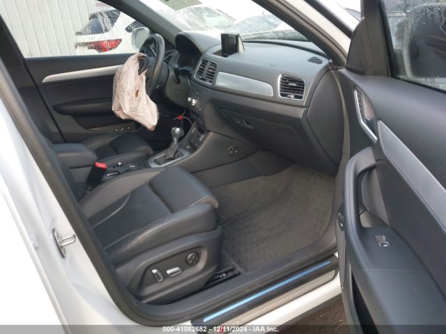 WA1JCCFS0JR015370 Audi Q3 2.0t Premium/2.0t Sport Premium