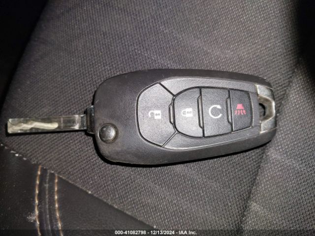 KL7CJPSM7MB364815 Chevrolet Trax Awd Lt