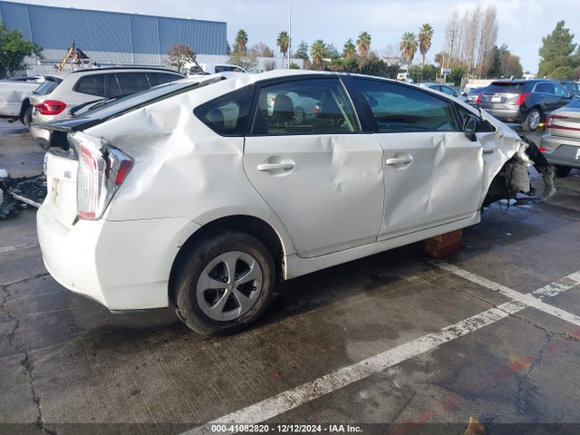 JTDKN3DU0E0387813 Toyota Prius