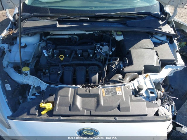 Ford FOCUS SE 2018 1FADP3F25JL250217 Image 10