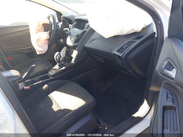 Ford FOCUS SE 2018 1FADP3F25JL250217 Image 5