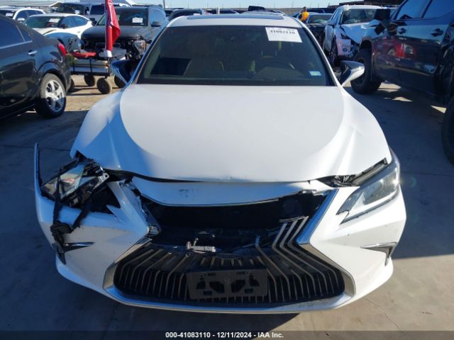 58AB21B18KU001153 Lexus ES 300H