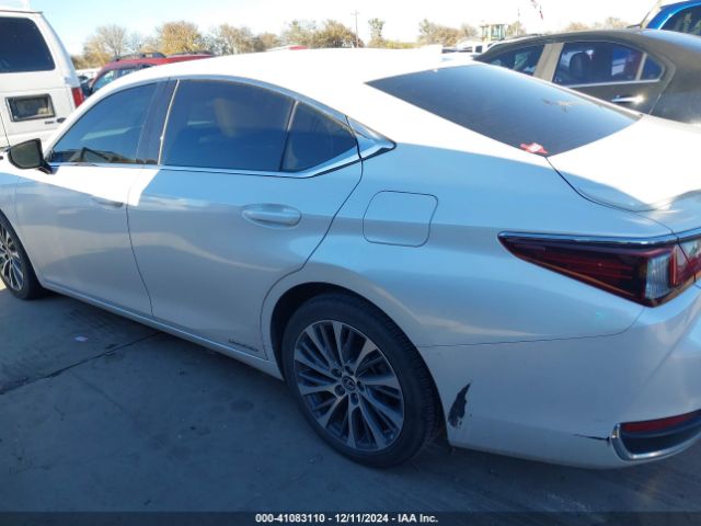 58AB21B18KU001153 Lexus ES 300H