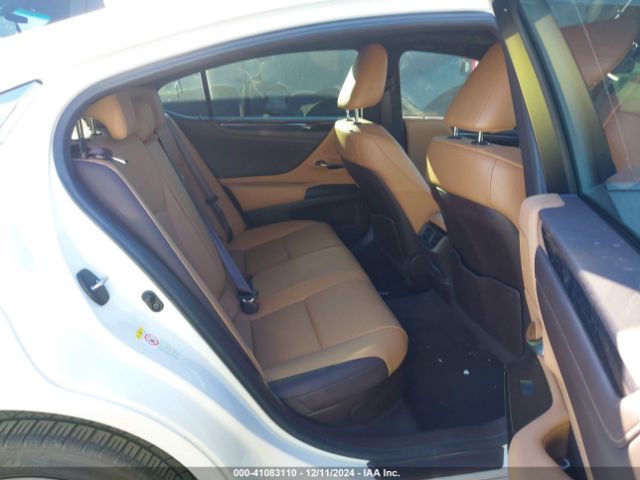 58AB21B18KU001153 Lexus ES 300H