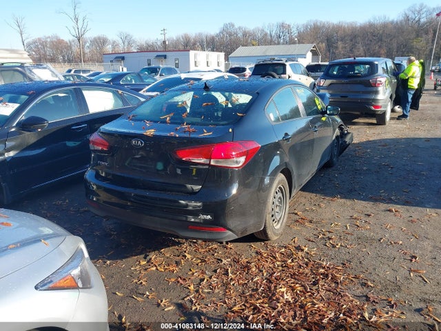 KIA FORTE LX 2017 3KPFK4A72HE103639 Image 4