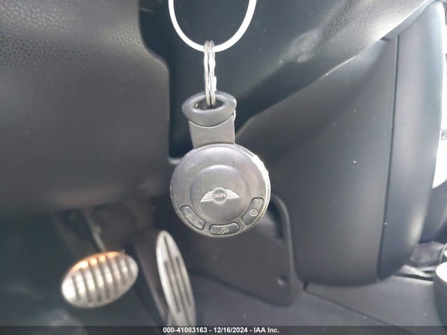 2010 MINI COOPER S WMWMF7C5XATW89235 Photo 10