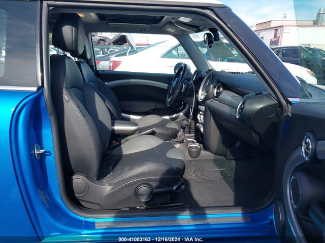 2010 MINI COOPER S WMWMF7C5XATW89235 Photo 4