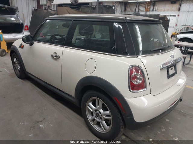 2013 MINI HARDTOP WMWSU3C50DT684829 Photo 2