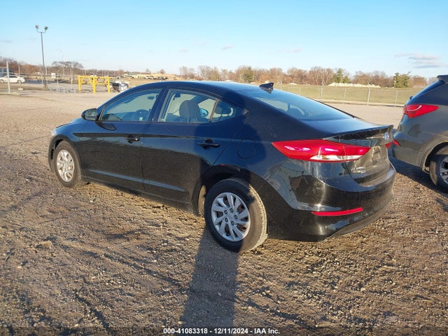 Hyundai ELANTRA SE 2018 5NPD74LF8JH400820 Image 3