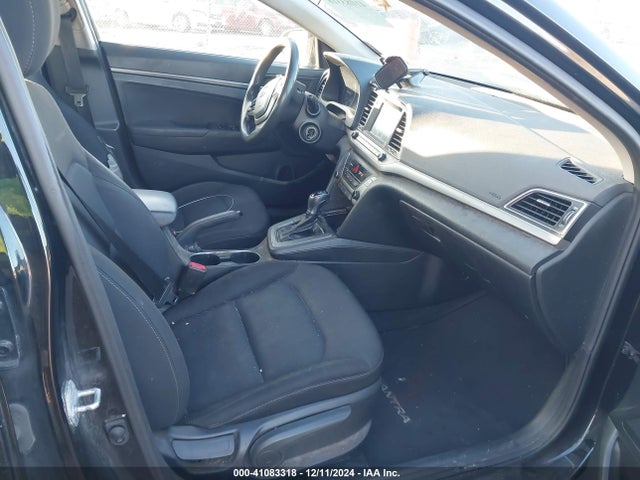Hyundai ELANTRA SE 2018 5NPD74LF8JH400820 Image 5