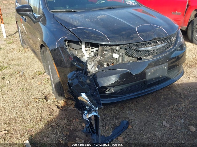 2C4RC1CGXPR557639 Chrysler Voyager Lx