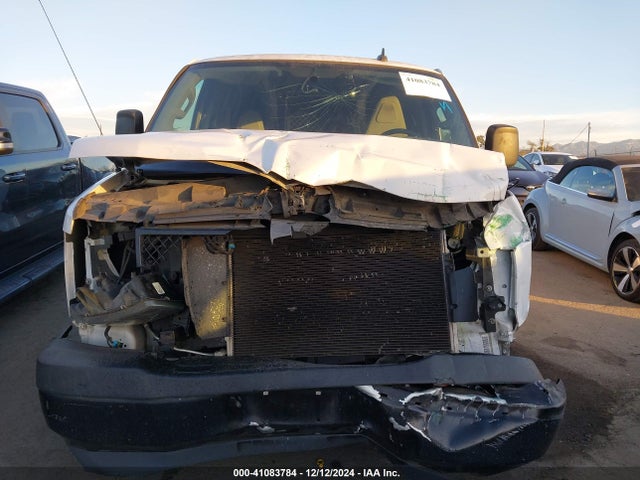 1GCWGAFP9J1340047 Chevrolet Express 2500 Work Van