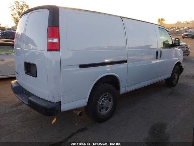 1GCWGAFP9J1340047 Chevrolet Express 2500 Work Van