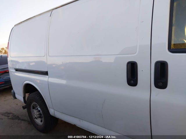 1GCWGAFP9J1340047 Chevrolet Express 2500 Work Van
