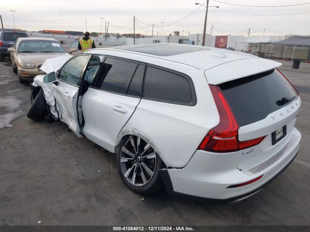 2023 VOLVO V60 CROSS COUNTRY YV4L12WC6P2106214 Photo 2