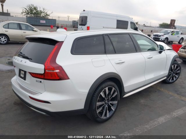 2023 VOLVO V60 CROSS COUNTRY YV4L12WC6P2106214 Photo 3