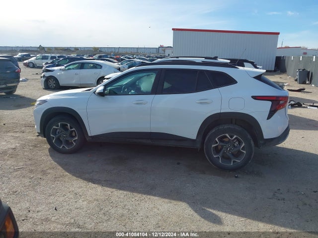 KL77LHE25RC210746 Chevrolet Trax Fwd Lt