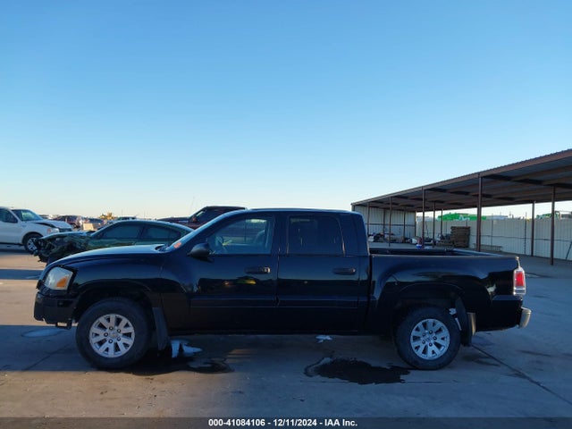 41084106 :رقم المزاد ، 1Z7HC28KX6S554756 vin ، 2006 Mitsubishi Raider Ls مزاد بيع
