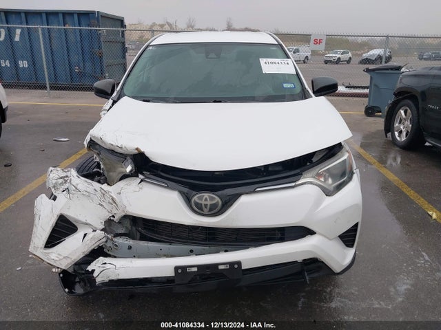 Toyota RAV4 LE 2018 2T3ZFREV5JW444423 Image 12