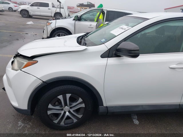 Toyota RAV4 LE 2018 2T3ZFREV5JW444423 Image 17