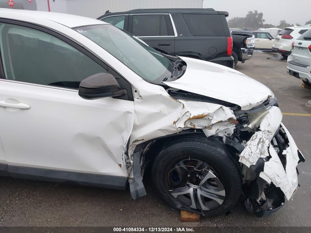 Toyota RAV4 LE 2018 2T3ZFREV5JW444423 Image 18