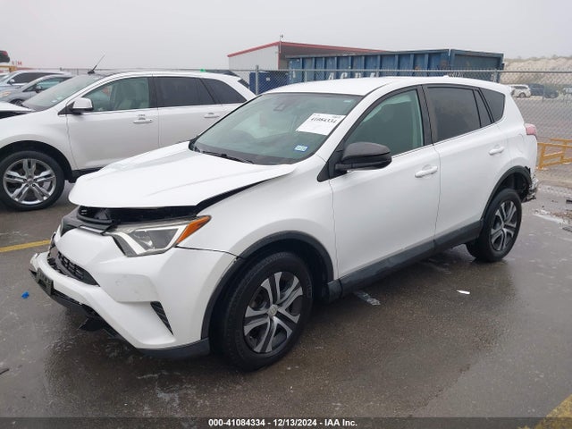 Toyota RAV4 LE 2018 2T3ZFREV5JW444423 Image 2