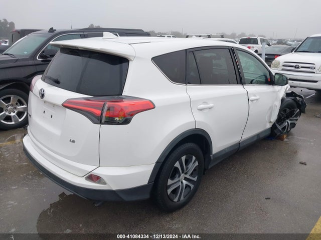 Toyota RAV4 LE 2018 2T3ZFREV5JW444423 Image 4