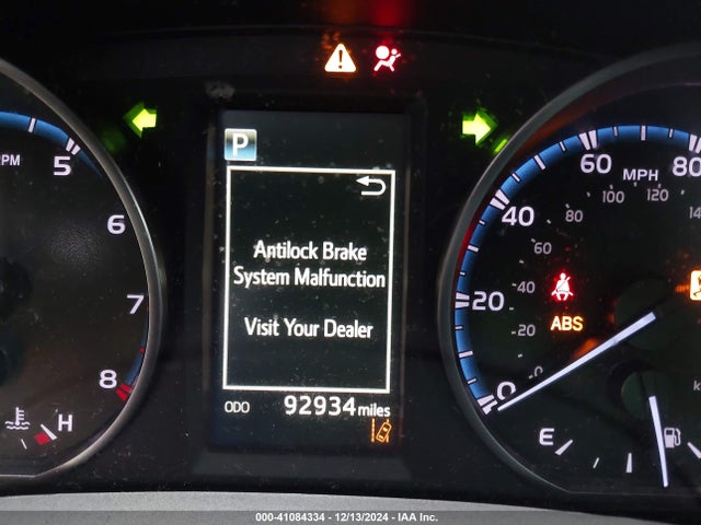 Toyota RAV4 LE 2018 2T3ZFREV5JW444423 Image 7