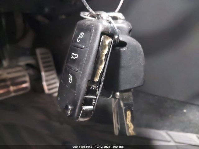1VWAT7A3XGC051329 Volkswagen Passat 1.8t R-line