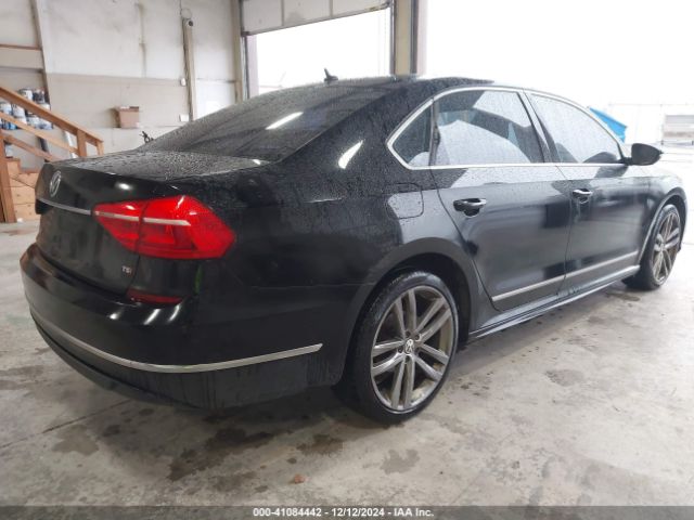 1VWAT7A3XGC051329 Volkswagen Passat 1.8t R-line