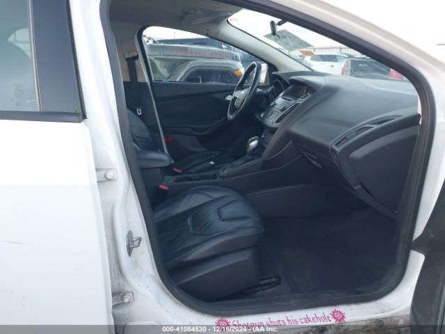 1FADP3K25FL215190 Ford FOCUS SE