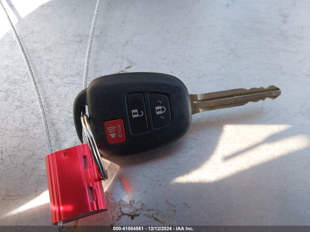 Toyota RAV4 LE 2015 JTMZFREV9FJ059727 Image 11