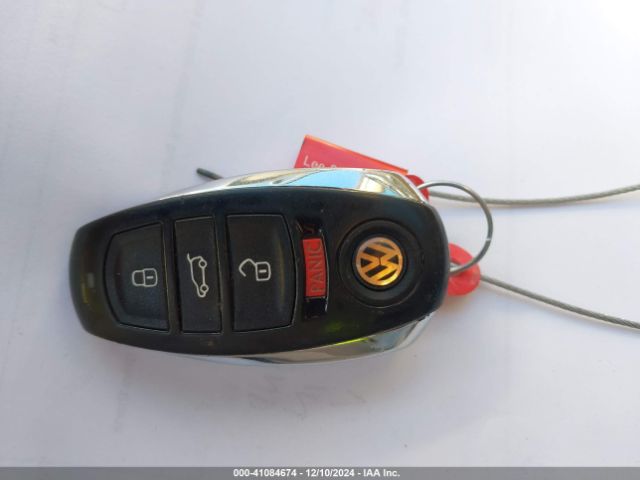 2011 VOLKSWAGEN TOUAREG WVGFK9BP4BD005745 Photo 10