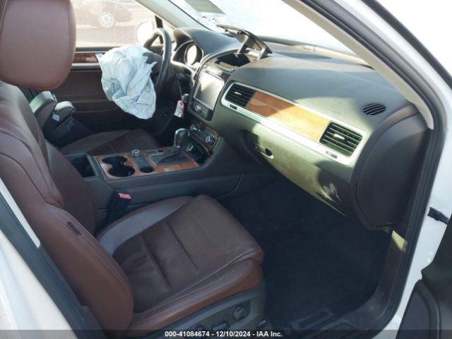 2011 VOLKSWAGEN TOUAREG WVGFK9BP4BD005745 Photo 4