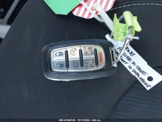 2C4RC1CG6NR229888 Chrysler Voyager Lx