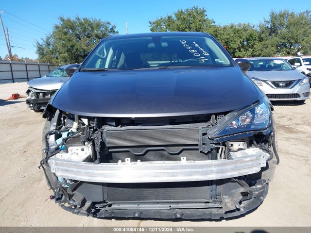 2C4RC1CG6NR229888 Chrysler Voyager Lx