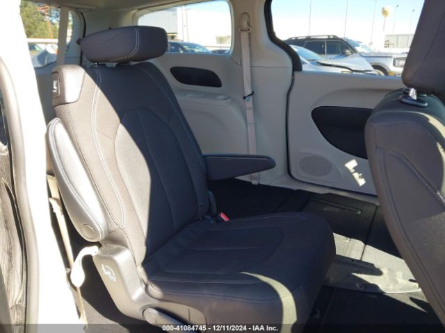 2C4RC1CG6NR229888 Chrysler Voyager Lx