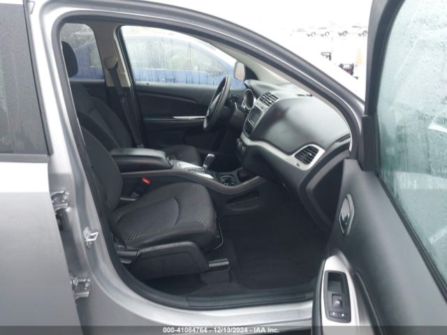 3C4PDCBB2KT816104 Dodge JOURNEY SE