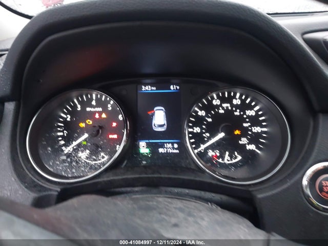 5N1AT2MT7JC810880 Nissan ROGUE SV