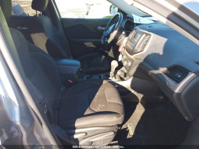 1C4PJMCB3FW550797 Jeep Cherokee Latitude