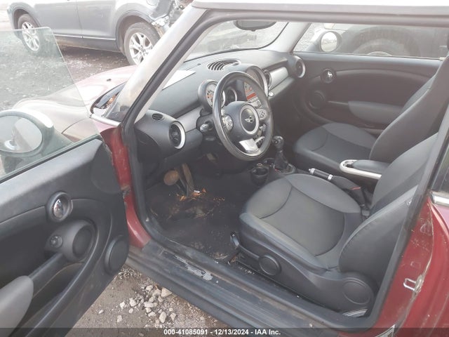 2008 MINI COOPER WMWMF335X8TT60022 Photo 4